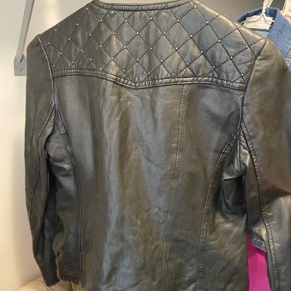 Black leather jacket - Picture 8 of 9